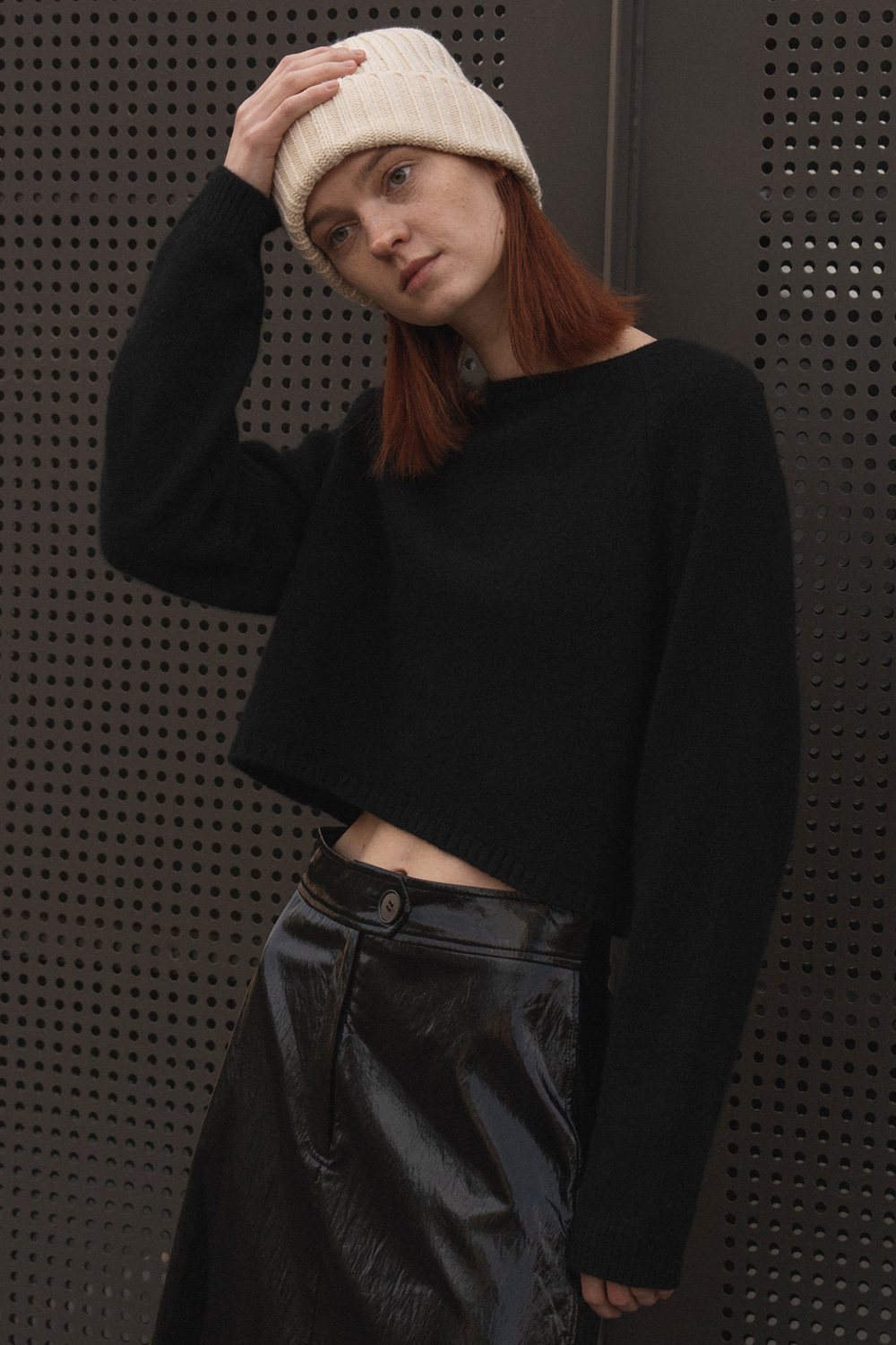Merino Wool Racoon Cropped Sweater_Black